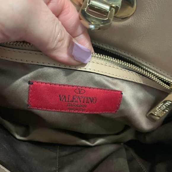 Valentino Garavani Rockstud Bag - Picture 6 of 8